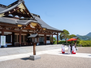 【山形】護国神社の結婚式｜神前式・和婚の魅力・費用・実例・口コミ紹介